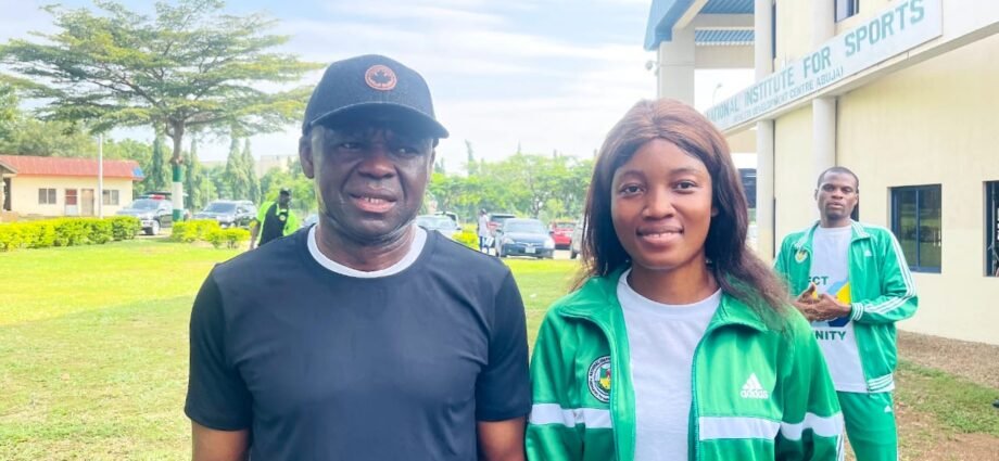 NIS Rewards Staff,Usifoh Godsthought,With N500,000 For Consistent Aerobic Participation