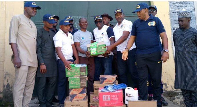 Nigeria @65:Nigerian Navy Secondary School Abeokuta Alumni Association donate toiletries, secures release of 6 Suileja inmates