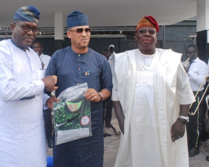 Authentic Nigeria Football and Allied Supporters Club Honours Retired Police Officers at SCID Panti