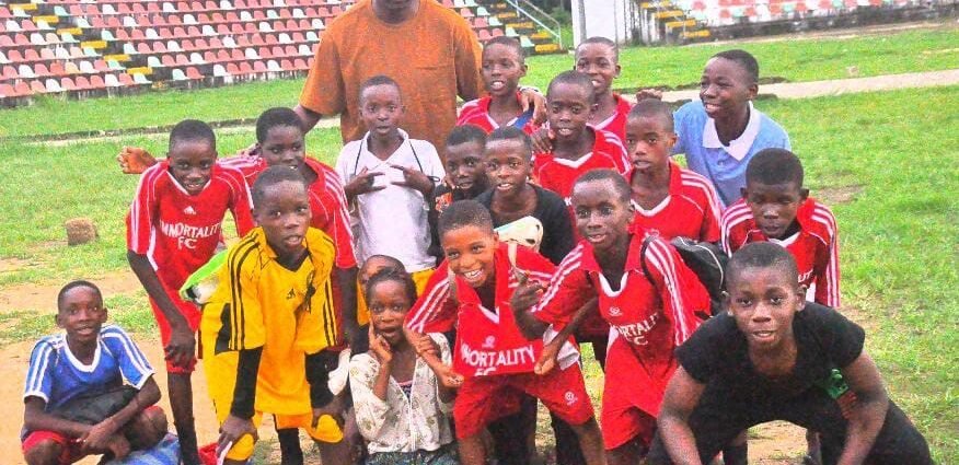 Enyimba Chairman, Kanu Nwankwo extends benevolence to Immortality Academy, Uyo