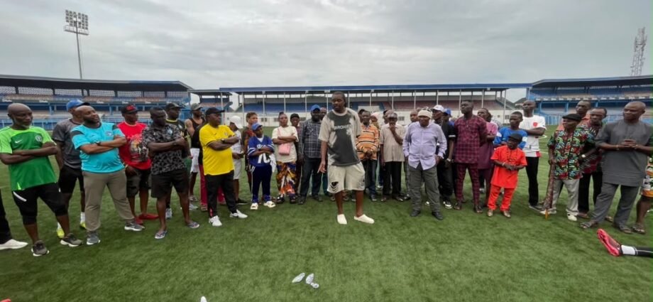 Enyimba Supporters Club Rallies Behind Kanu Nwankwo’s Management Ahead of EuroMatch NPFL Showdown Enyimba Supporters Club Rallies Behind Kanu Nwankwo’s Management Ahead of EuroMatch NPFL Showdown